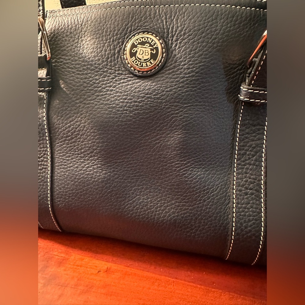 Dooney and Burke Navy Blue Satchel with detachable shoulder strap and wallet - Picture 2 of 15